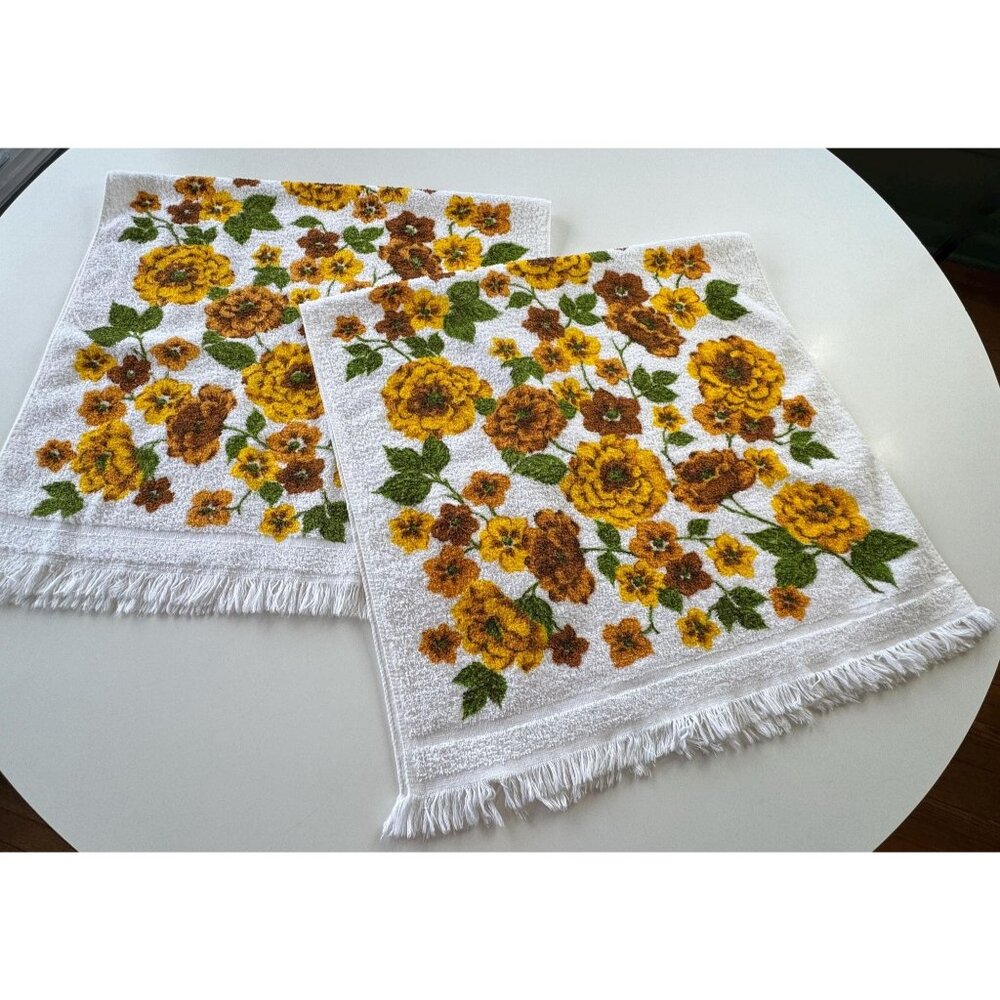 Vintage 70s bath towel, orange, yellow roses with greenery, white, price for one